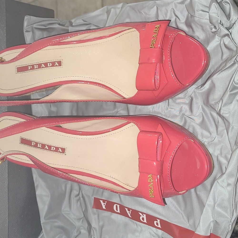 ~PRADA~HOT PINK BOW WEDGE/HEELS PATENT/LEATHER SIZE 39